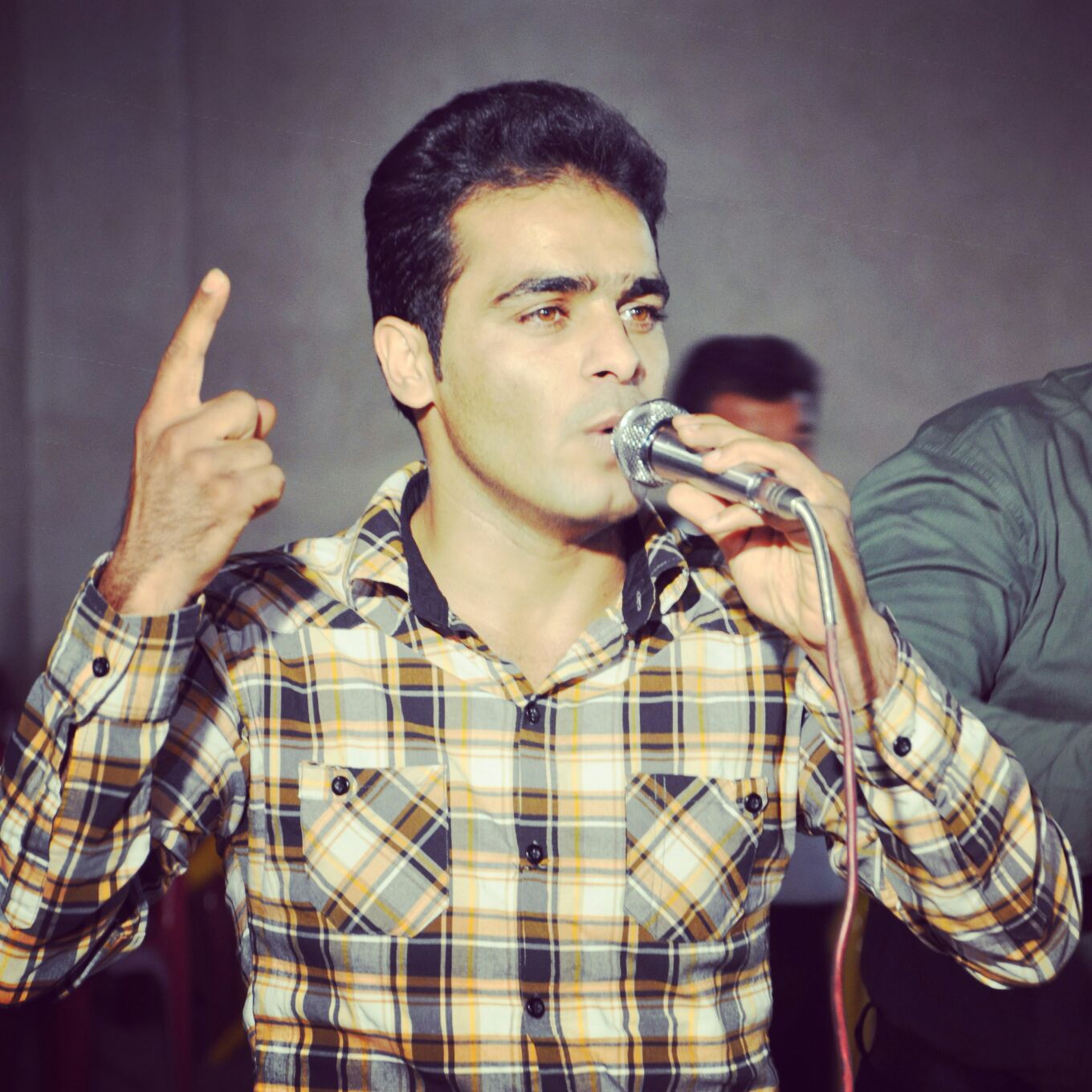 قاسم فاضلی سیگار